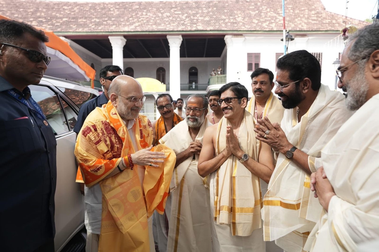 പ​ത്മ​നാ​ഭ​സ്വാ​മി ക്ഷേ​ത്ര​ത്തി​ൽ ദ​ർ​ശ​നം ന​ട​ത്തി അ​മി​ത് ഷാ