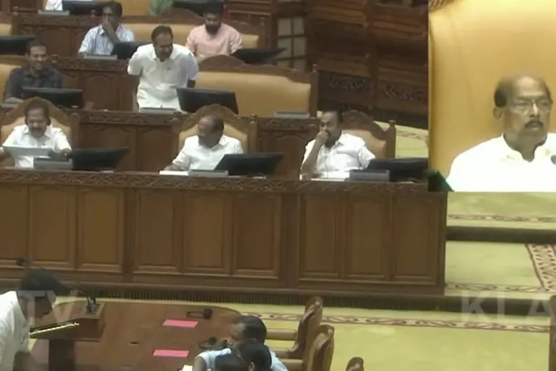 സത്യപ്രതിജ്ഞ ചെയ്ത് അധികാരമേറ്റ് പതിനാറാം നിയമസഭയിലെ നിയുക്ത എംഎൽഎമാർ; സഭാനടപടികൾ നിയന്ത്രിച്ച് പ്രോടേം സ്പീക്കർ ജി സുധാകരൻ